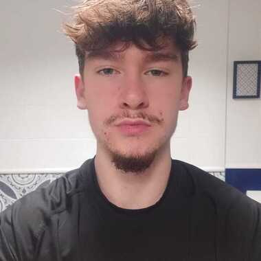 Corbin Carthy is looking for a room in Tampines