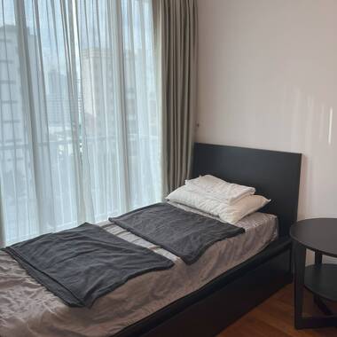 A common room for rent-direct bus access to Lavender, Bugis and Orchard
