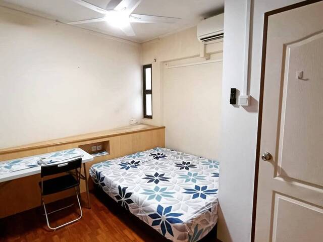 Available 16Sep /Master Room/FOR 1 PERSON STAY ONLY/Wifi/Air-con/No owner staying/No Agent Fee
