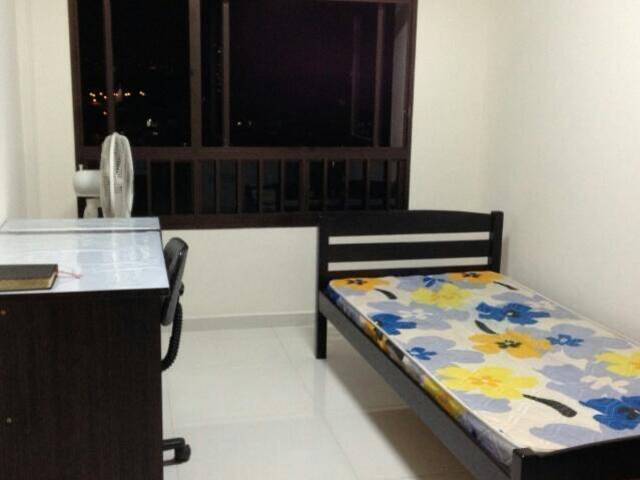 Common Room for rent near Commonwealth MRT Station
