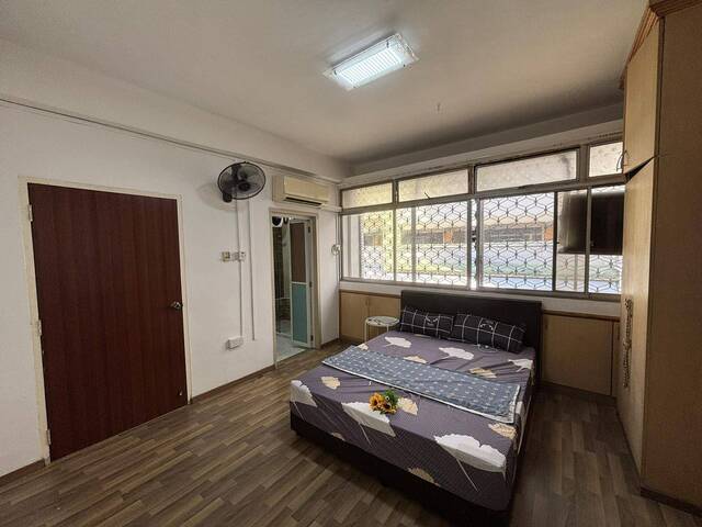 Near Eunos MRT Master Room for 2 Pax | Immediate move in | 📲8118...