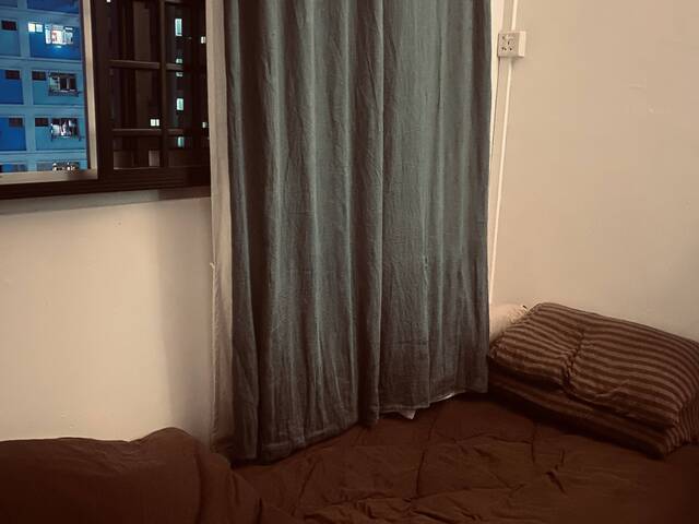 Looking for roommate