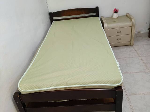 Co-Living Setup No owner. All Ladies Flat. Freedom. Privacy. No Weird Rules. Spacious. Few People.