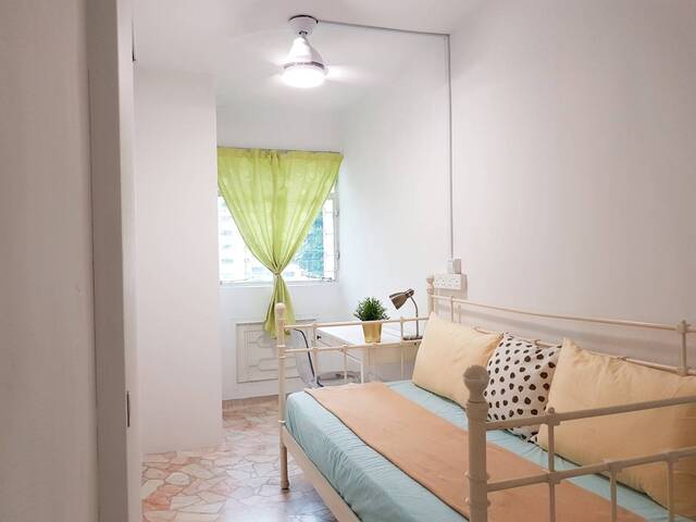 Spacious All Female Environment Common Room (Utilities Included)