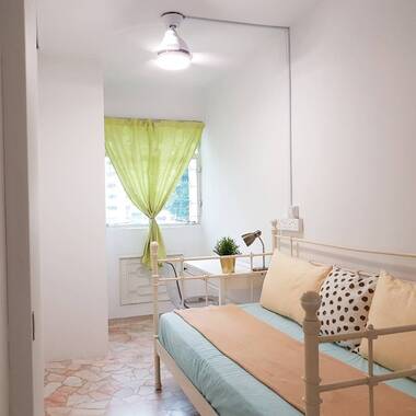 Spacious All Female Environment Common Room (Utilities Included)