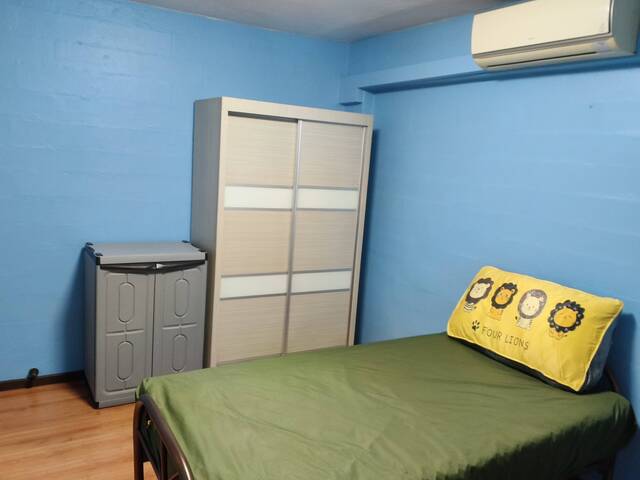 BIG ROOM FOR LADY FOR RENT @ TOA PAYOH LOR 7