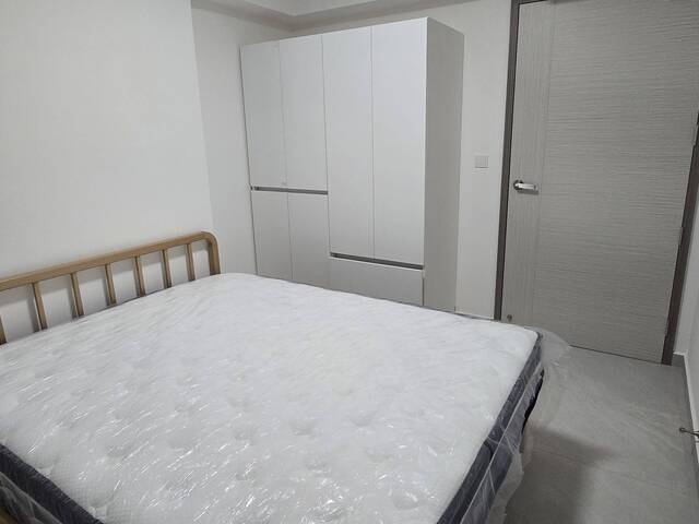 Newly renovated common room, next to Boon Keng MRT, high floor with nice view
