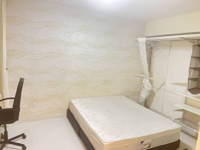 Large Master Bedroom for Rent