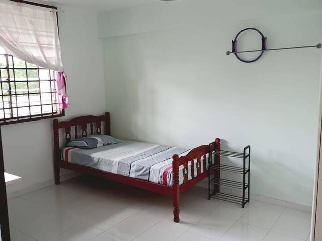 Blk 110 Commonwealth - $950 for 1 guy (Aircon + WiFi)