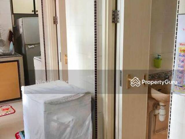Blk 160 Mei Ling - $800 for 1 lady (AIRCON) - 5 mins walk Queenstown MRT