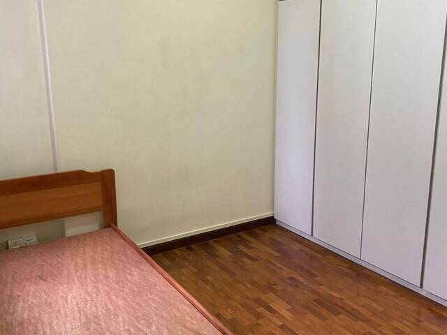 global villa condo { Novena} condo room for rent