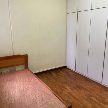 global villa condo { Novena} condo room for rent