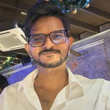 Shawn Edward is looking for a room in Buona Vista