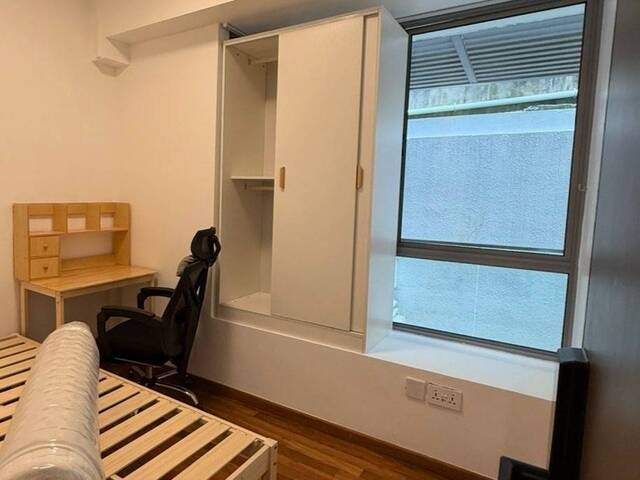 Common room at Mount Sophia Suites for rent! Aircon wifi!