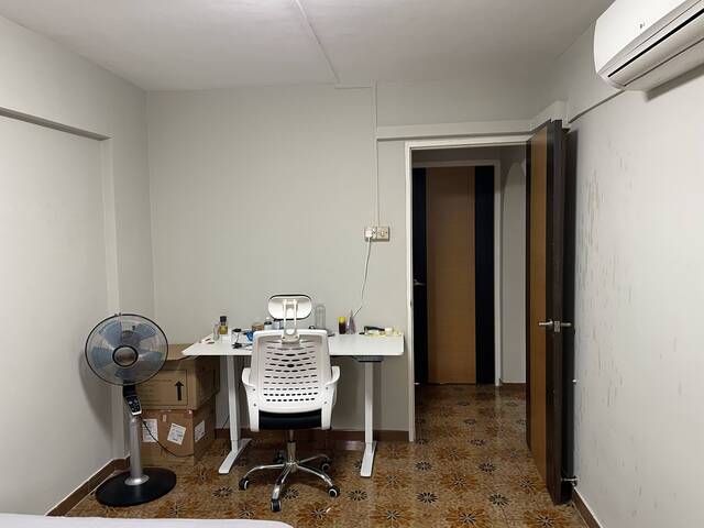 Common bedroom at Bedok north 460095