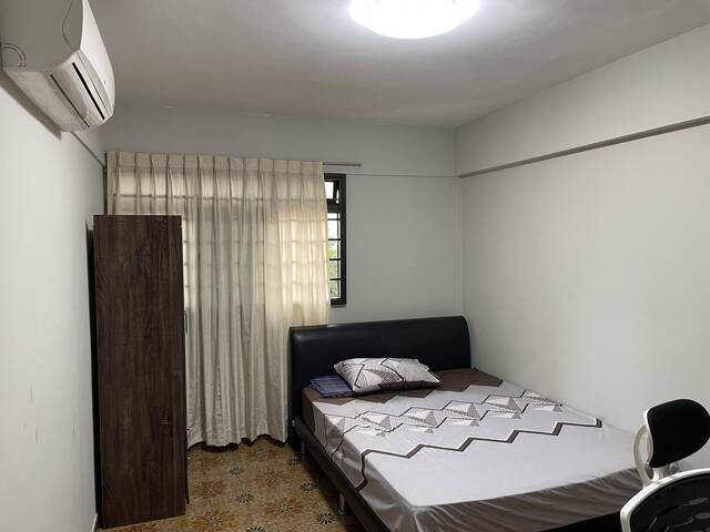 Common bedroom at Bedok north 460095