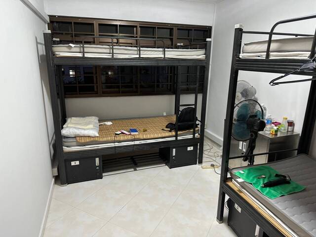 male bed space at Hougang blk 671 for rent