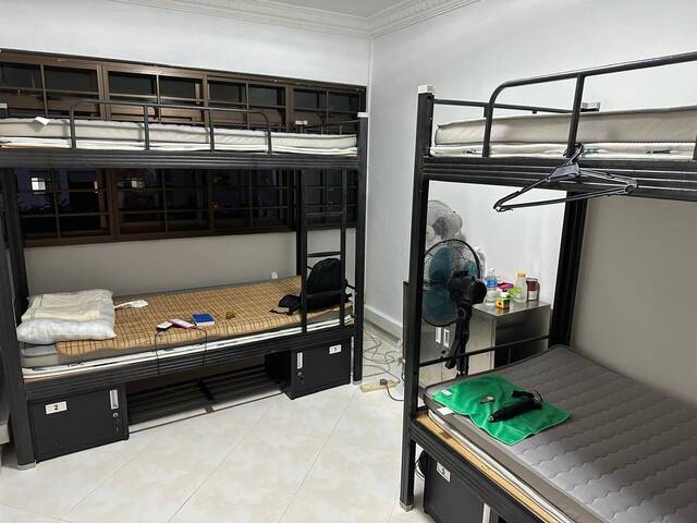 Aircon female bed space at Hougang Blk 981C for rent