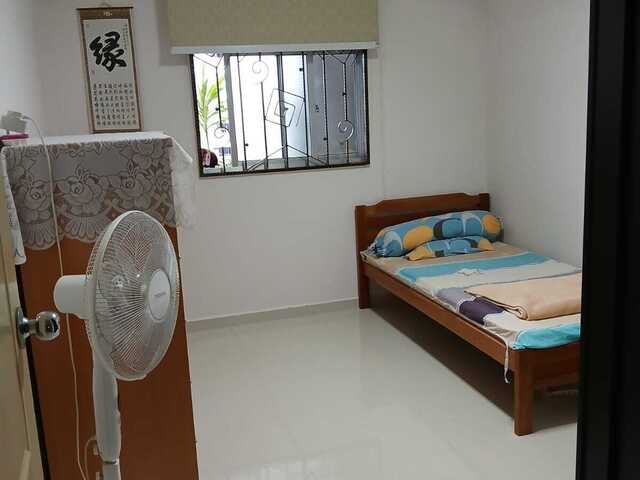 Blk 138 Bt Batok - $750 for 1 lady (aircon wifi) - LADY ENVIRONMENT