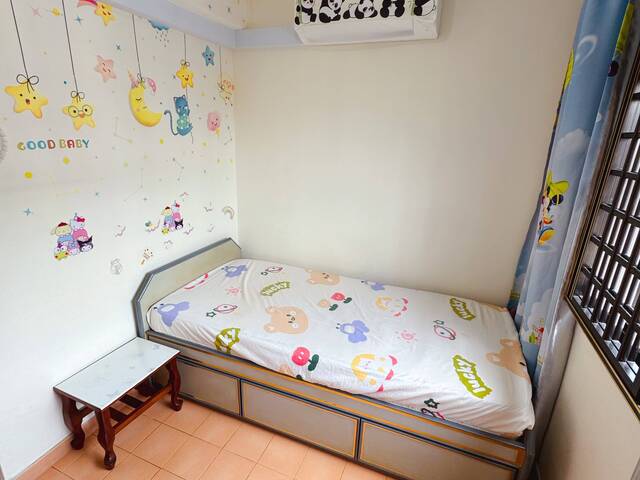 Room for rent @ 34 bedok south ave 2