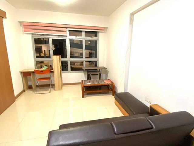 2R flat for rent at Blk 439A Bukit Batok West Avenue 8. NO AGENT FEE