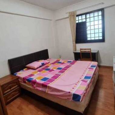 Common room at 99 aljunied crescent for rent! Wifi available!