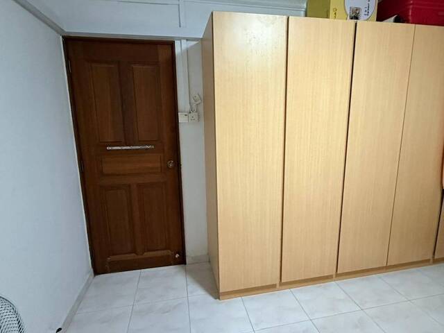 LF: Filipina occupant (sharing)