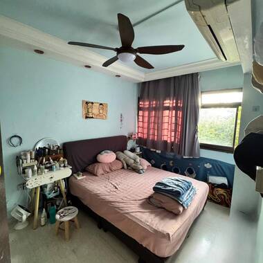 Female Sharing Room For Rent