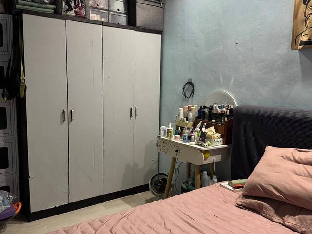 Female Sharing Room For Rent