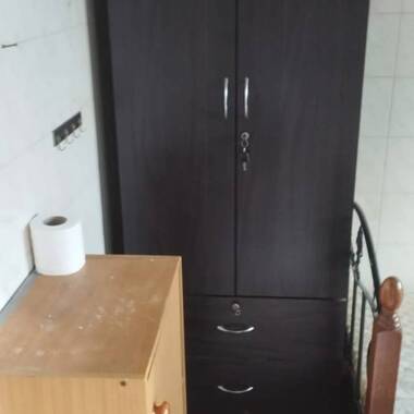 Pocket room above Shopping Mall, no owner. 2mins walk to Chinatown Mrt