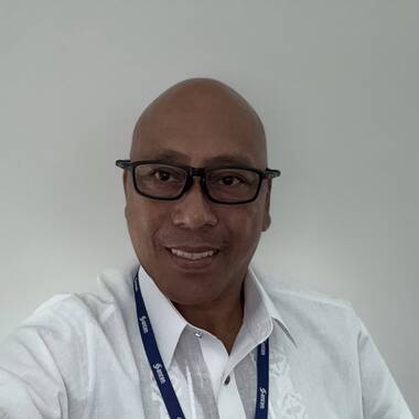 Manuel Luis Manalac is looking for a room in Geylang