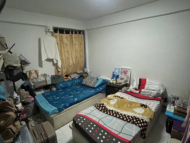1 Bed Space(Preferably Female tenant) @ Blk 1 Jalan Bukit Merah
