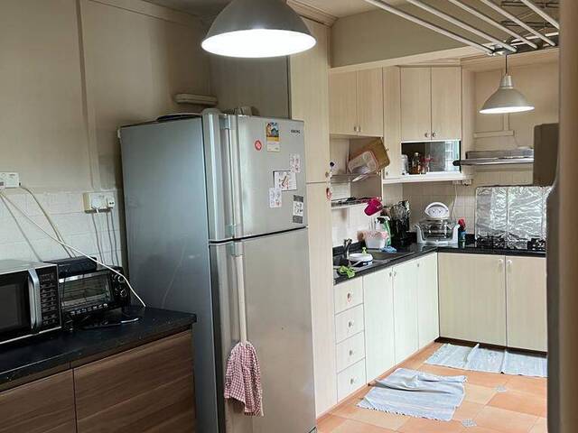 Big Spacious Bright Double Room Furnished Available 9April26
