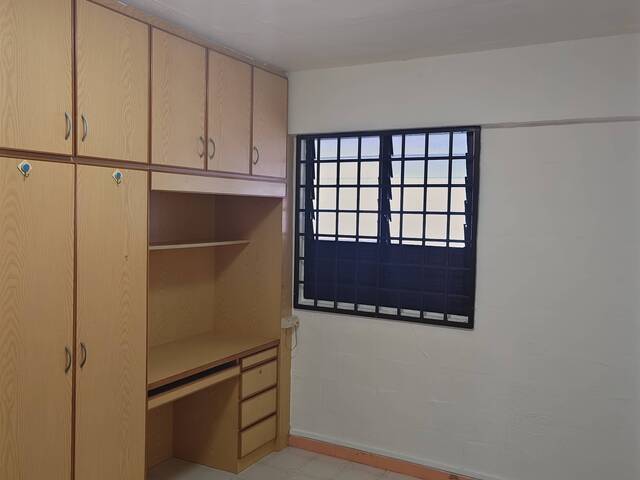 8 Minutes to Yishun Mrt, 3 room HDB for rent
