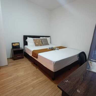 2 Bedroom , 3 bathroom with a Pocket Single room, Walk to Orchard,Grab.