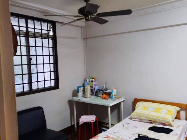 Common room at 169 Lorong 1 Toa Payoh for rent! Wifi available!