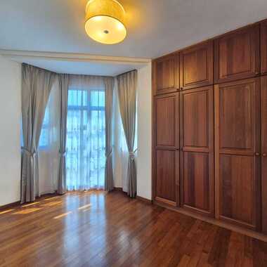 * Opposite Parkway Parade ** 5 min walk to Marine Parade MRT *** Clean & Well Maintained