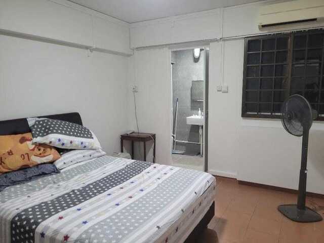 Master or Common Room @ Yishun Street 81 BLK 875! NO AGENT FEES!