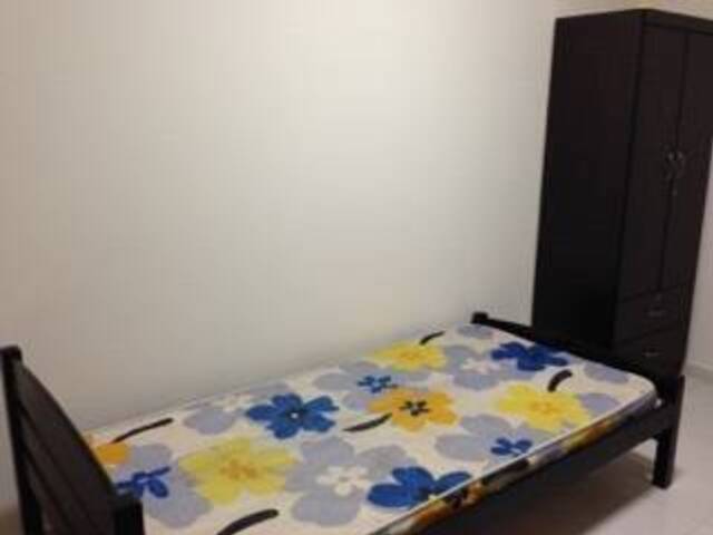 🌟 Single Bedroom with Private Bathroom for Female Tenant 🌟