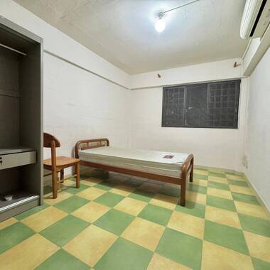 Common room at 478 Jurong West street 41 for rent! Aircon wifi!