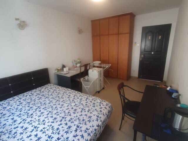 3 min stroll to potong pasir MRT Landed Room