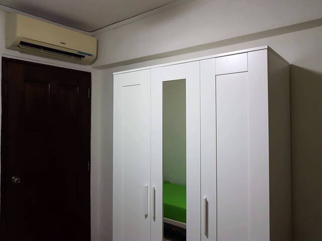 Looking for 1 female to share in 1 room