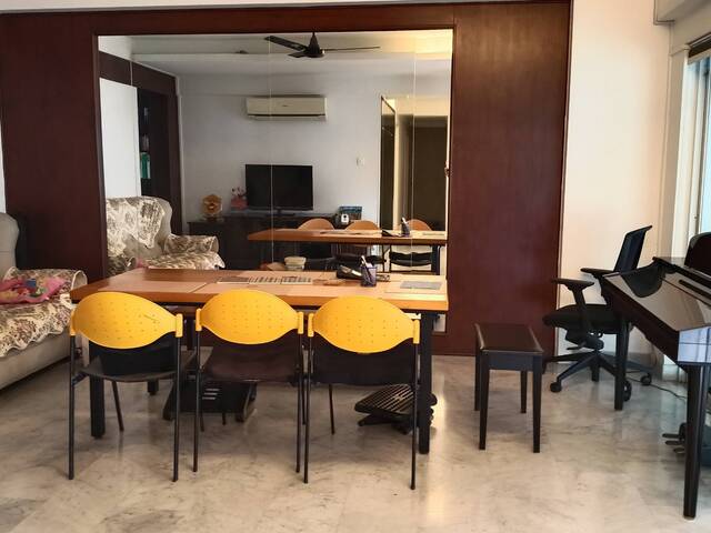Condo room for rent - Tanah Merah MRT - Spacious / Bright / Quiet - 1 Pax Only