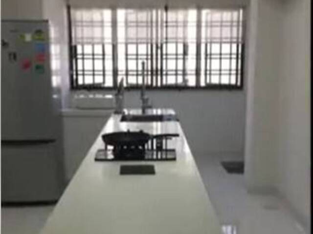 Approved Whole HDB Unit 2 Bed + 2 Bath, Aljunied MRT station and all the amenities at your doorstep.