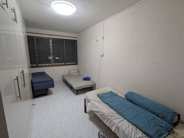 Jurong West - Common room in 3-bedroom flat near NTU, can cook