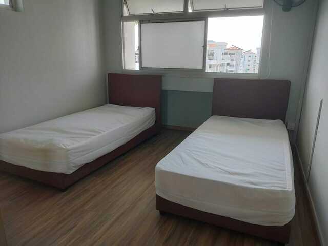 Blk 418 Woodlands - $1100 for 2 ladies (Aircon + WiFi) - walk to Marsiling MRT