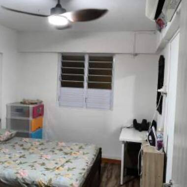 Common room at 463 Ang Mo Kio Avenue 10 for rent! Aircon wifi!