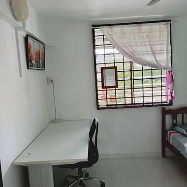 Blk 110 Commonwealth - $950 for 1 guy (Aircon + WiFi)