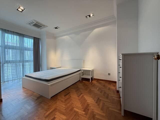 Co-living master room with ensuite in Orchard River Valley