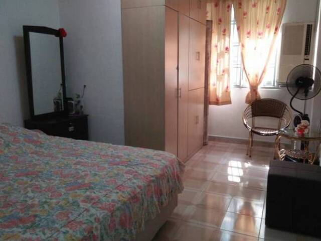 Common room at 920 Jurong West street 92 for rent! Aircon wifi!